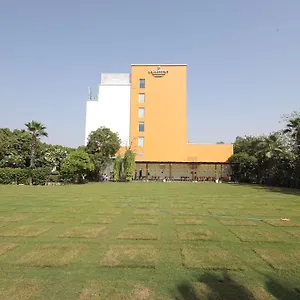 Country & By Radisson, Gurugram Sohna Road Hotel